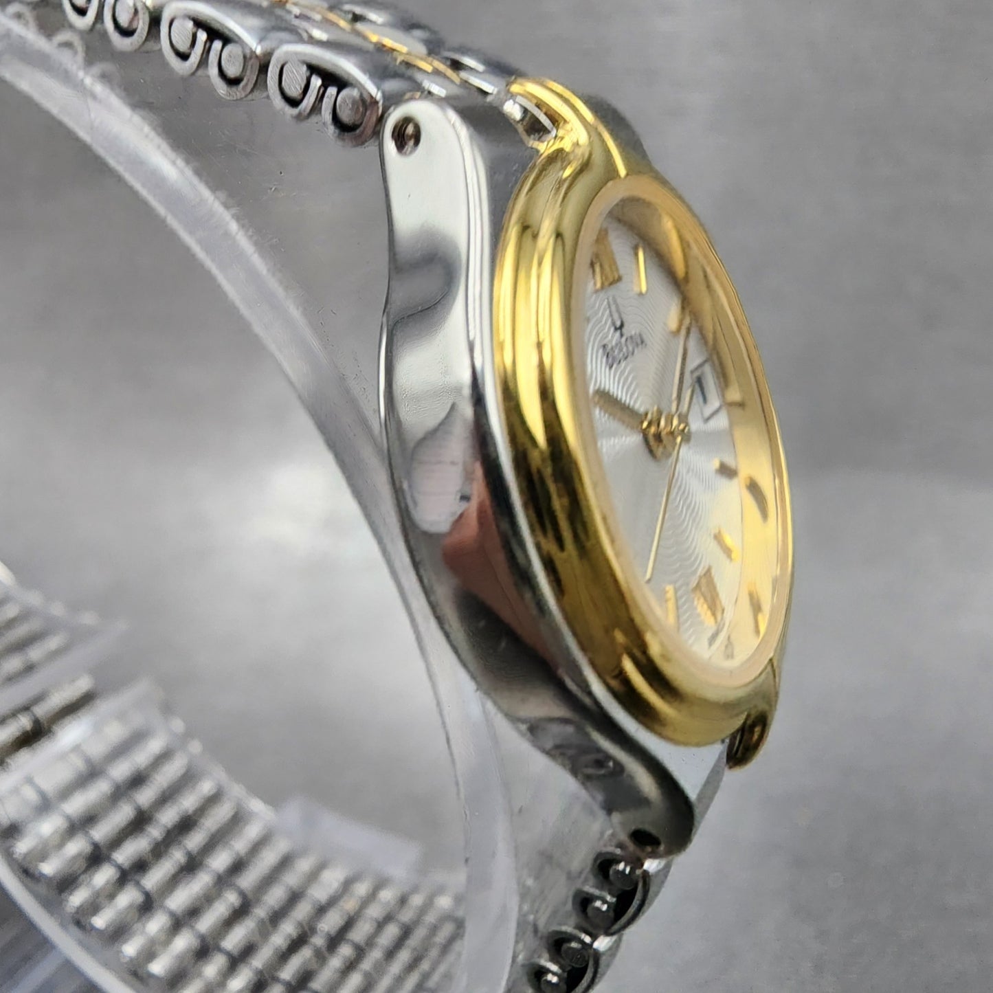 Bulova Watch Women 24mm White Dial two Tone Date Round 98M02 New Battery3