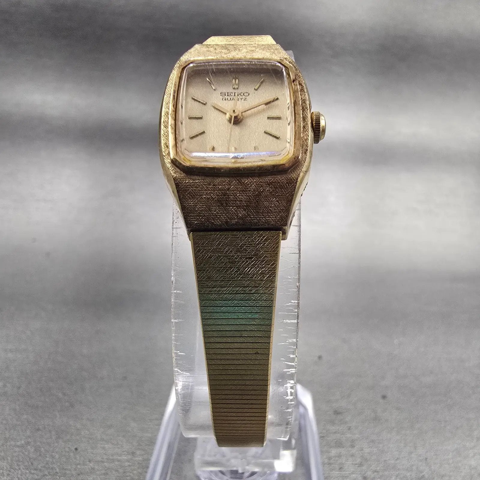 Seiko Watch Women 17mm Champagne Dial Gold Tone Oval 5421-5029 New Battery VTG5