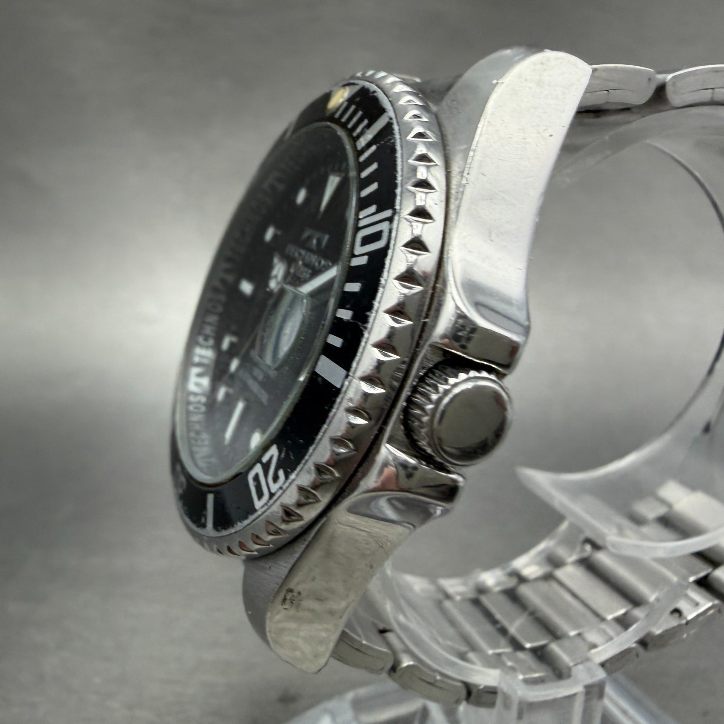 Technos Dive Watch Men 41mm Black Dial Silver Tone Round TAM629 New Battery A2