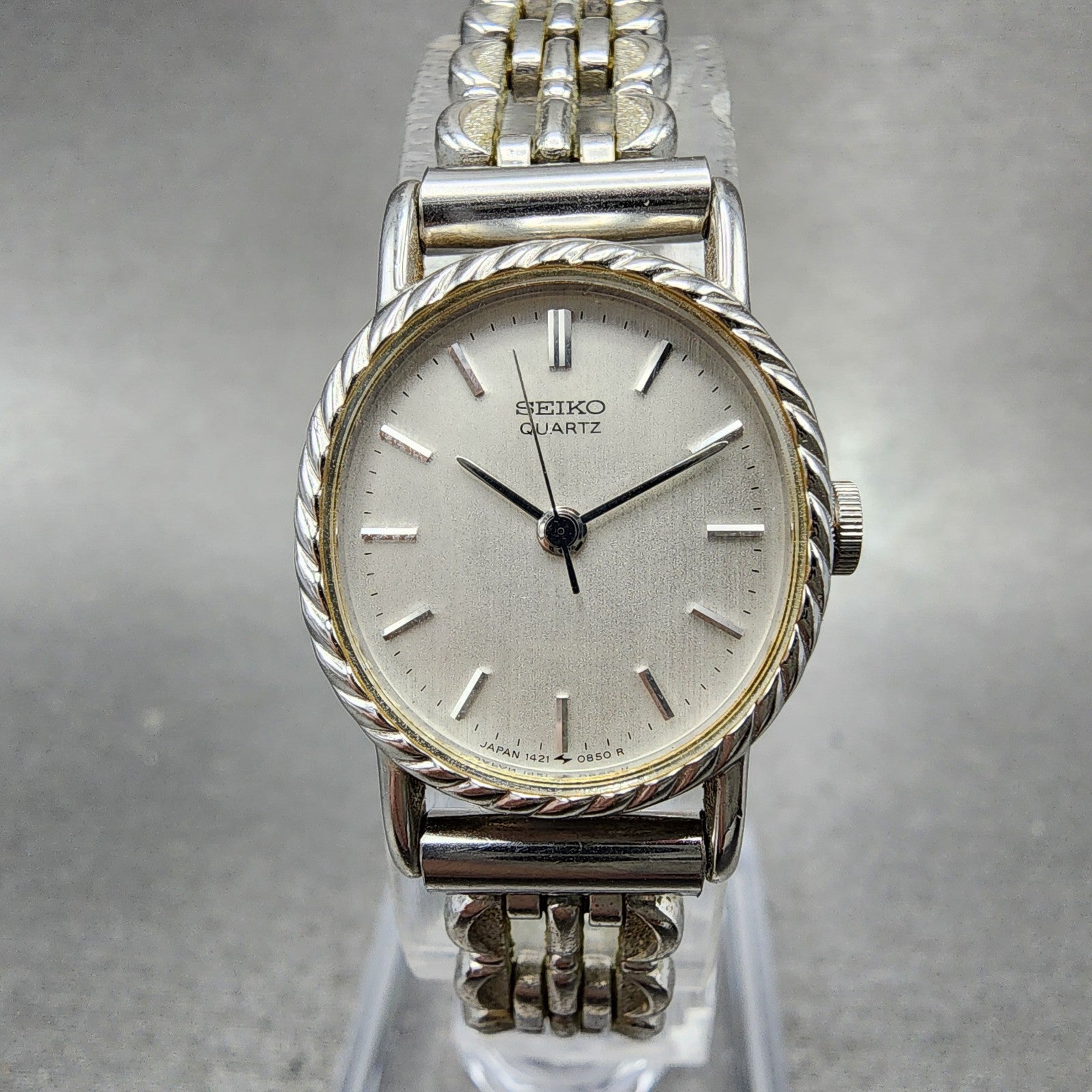 Seiko Watch Women 19mm Silver Dial Silver Tone Oval 14215510 New Battery VTG0