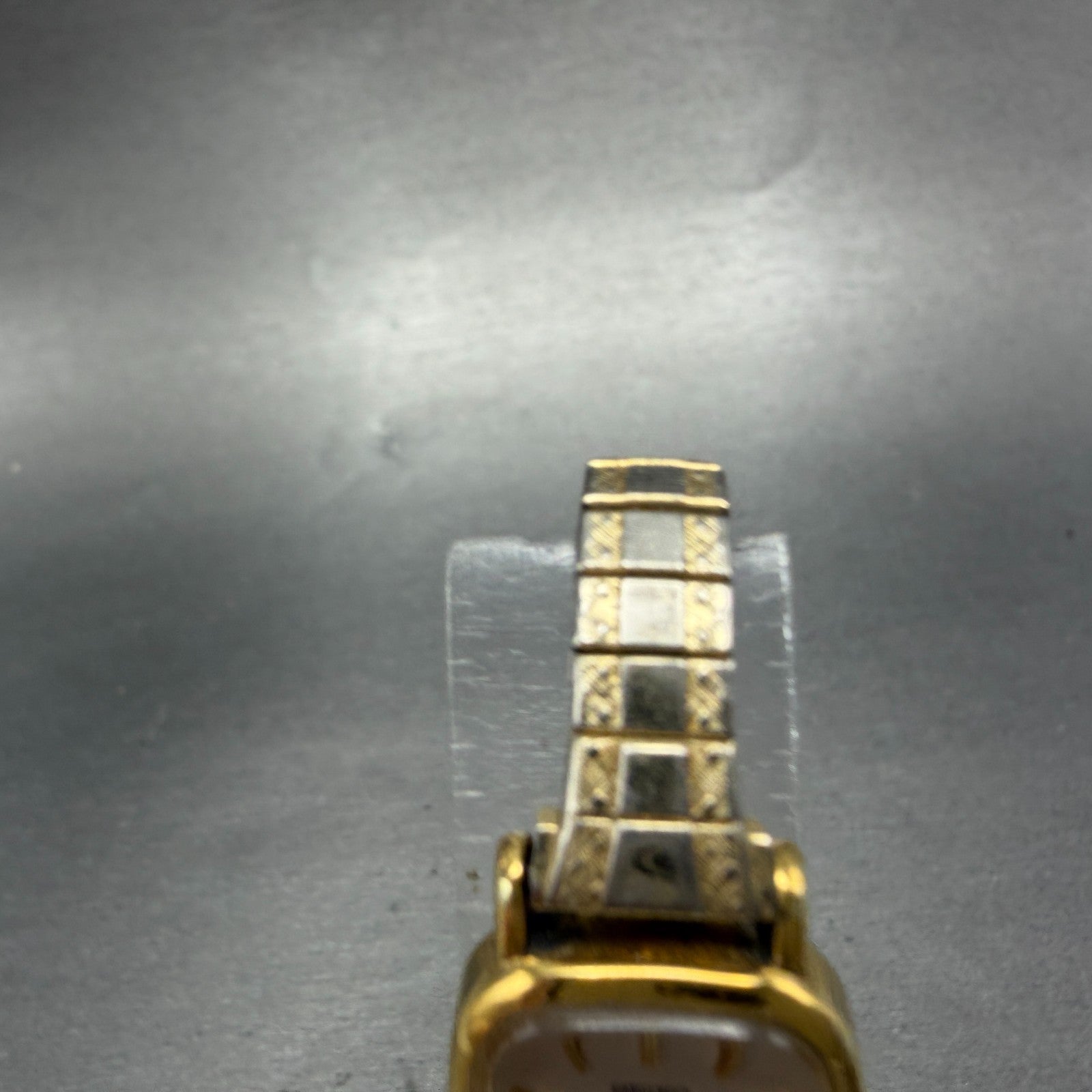 Seiko Tank Watch Women 17mm Silver Dial Gold Tone 1400-6569 New Battery Vintage4