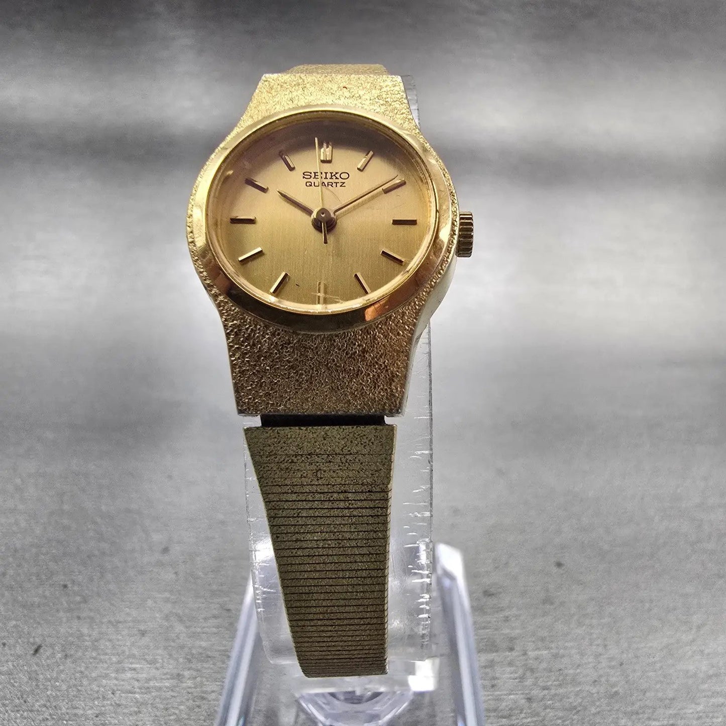 Seiko Watch Women 20mm Gold Dial Gold Tone Oval 8Y21-0020 New Battery Vintage5