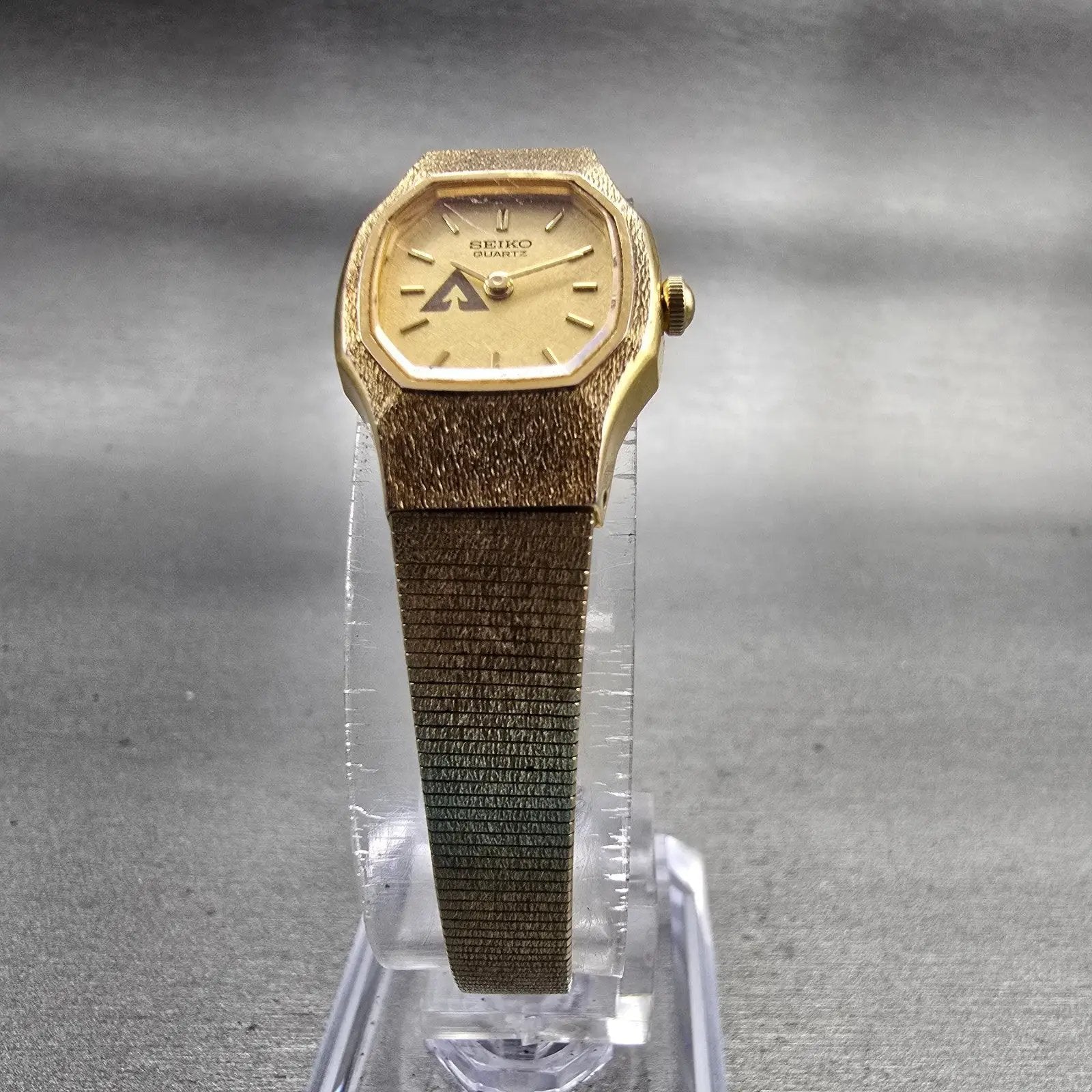 Seiko Watch Women 16mm Gold Dial Gold Tone Oval 1N00-5B29 New Battery Vintage5