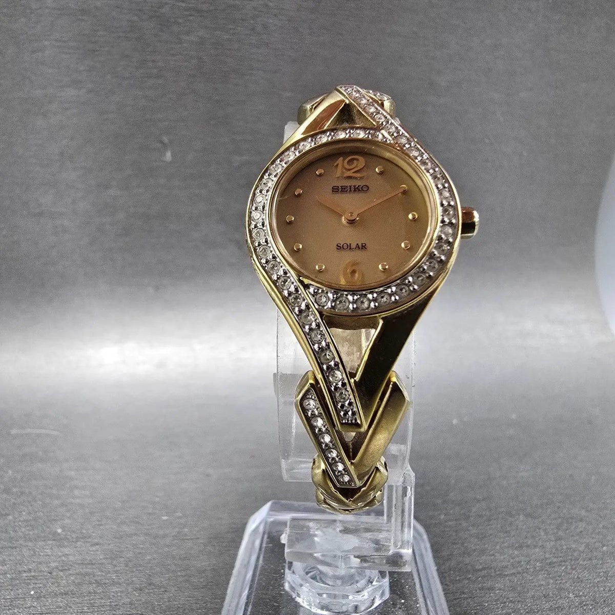 Seiko Solar Watch Women 23mm Gold Dial Gold Round Crystal Bezel V115-0AP0 Runs5