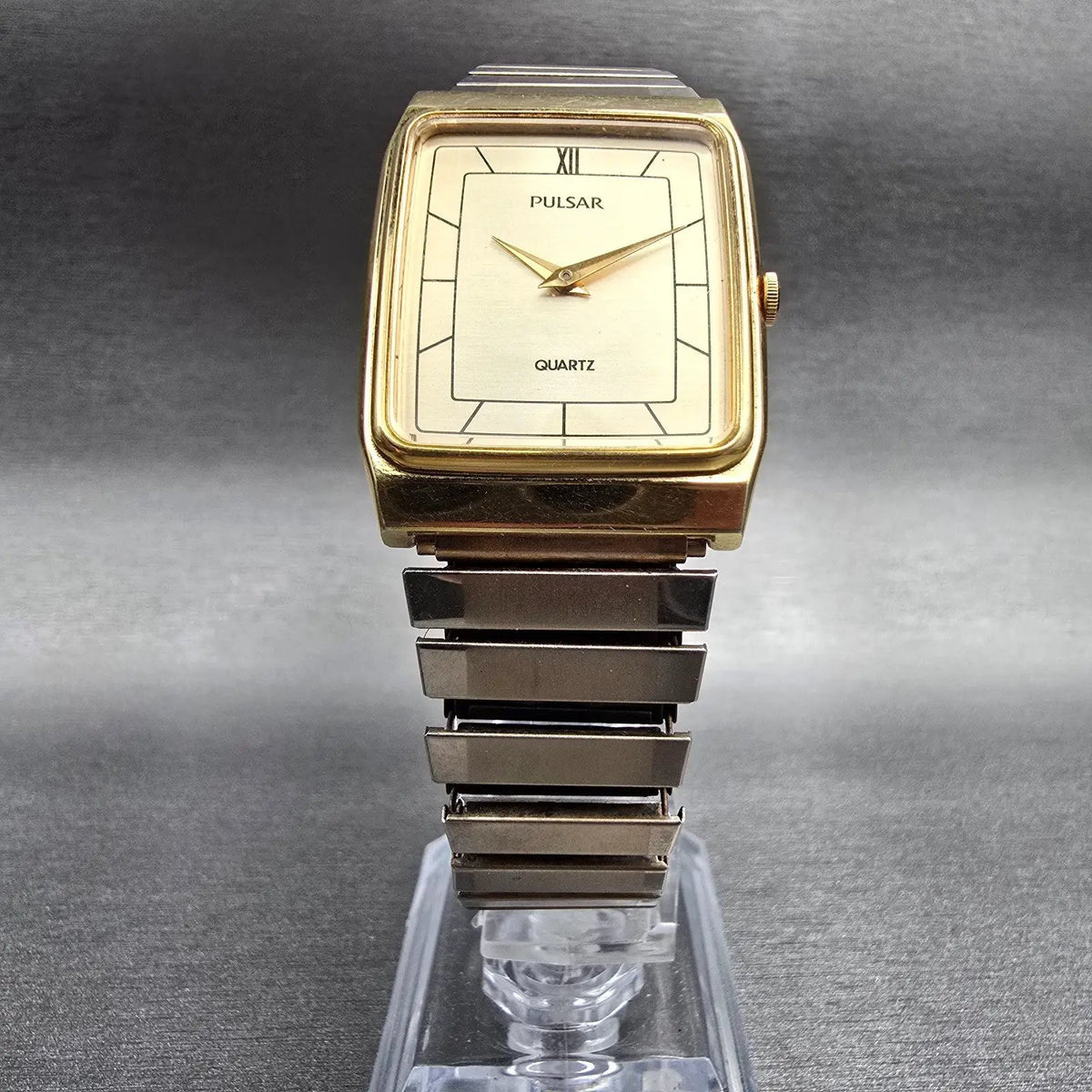 Seiko Pulsar Watch Men 27mm Champagne Dial Gold Tone Rectangle Y130-5240 New Bat5