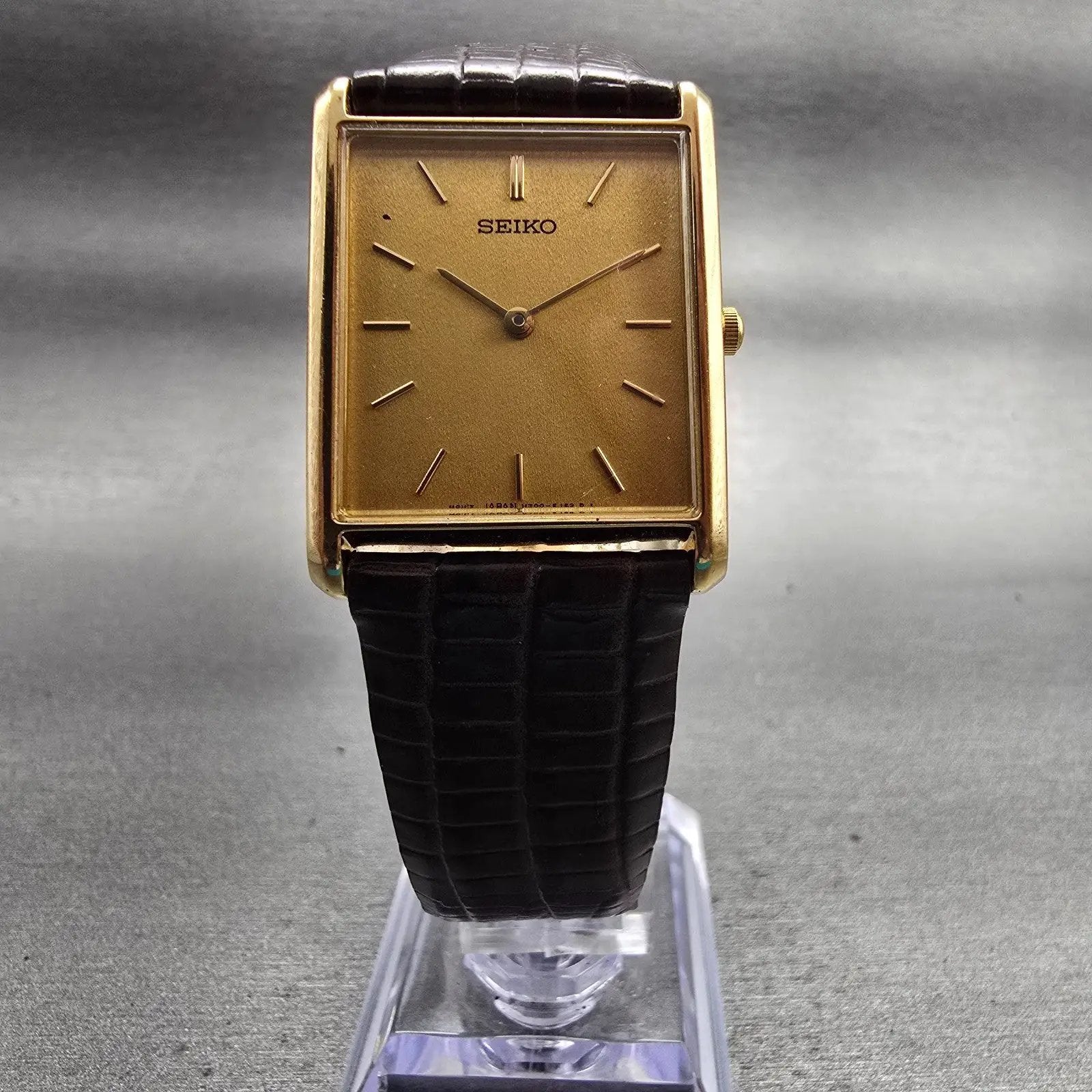 Seiko Tank Watch Men 25mm Gold Dial Gold Tone Rectangle V700-5K30 New Battery G5