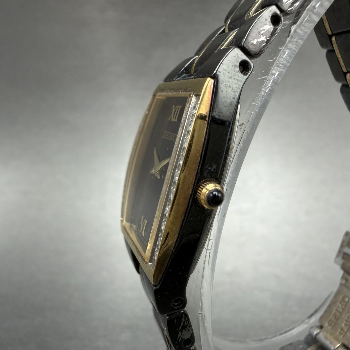 Seiko Tank Watch Women 19mm Black Dial Black & Gold Tone 1N00-0NG0 New Battery2
