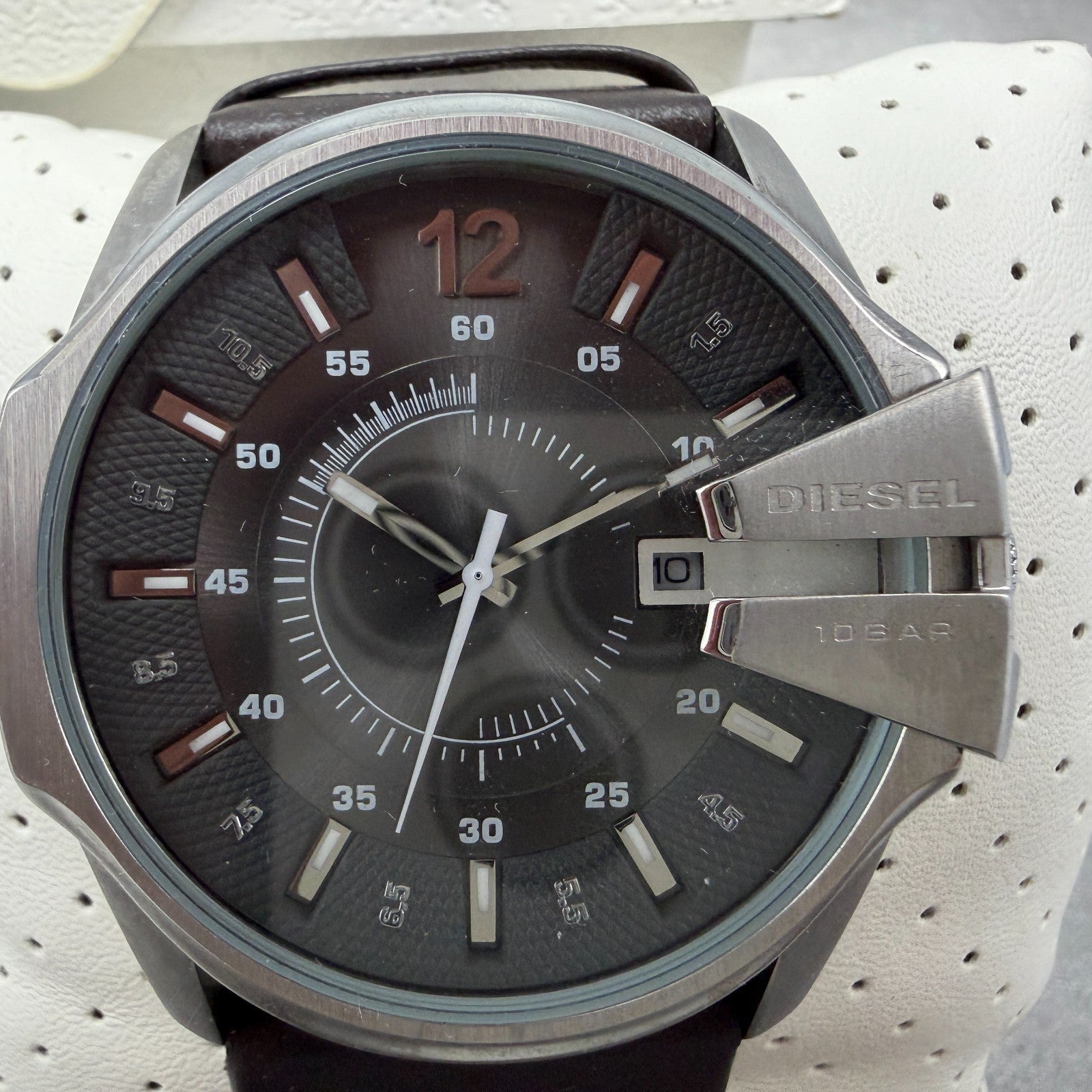 Diesel Master Chief Watch Men 45mm Black Dial Silver Tone Date Round New battery1