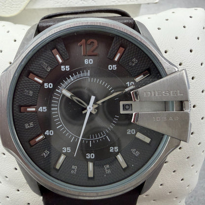 Diesel Master Chief Watch Men 45mm Black Dial Silver Tone Date Round New battery1