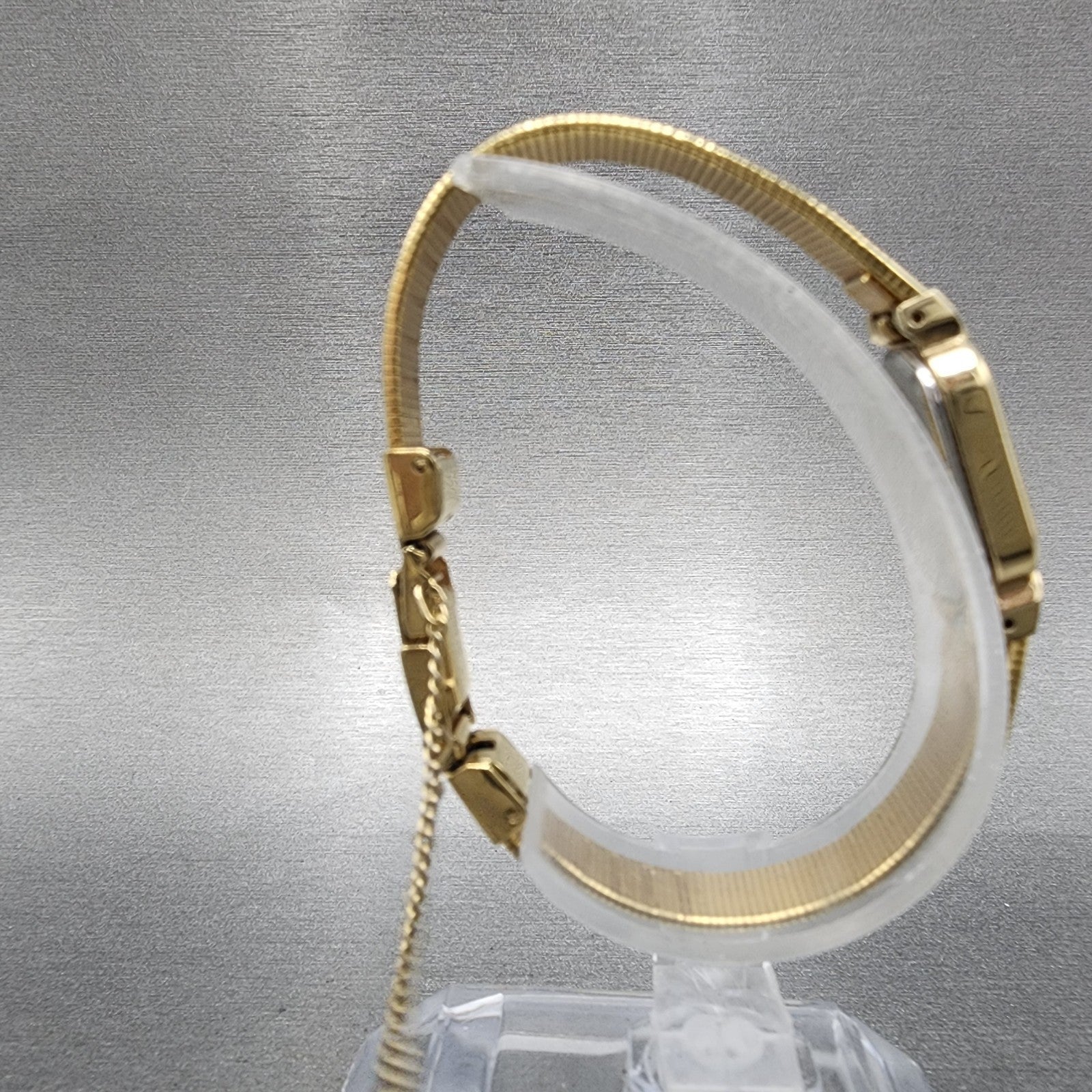 Seiko Tank Watch Women 13mm Champagne Dial Gold Tone 2e206019 New Battery8