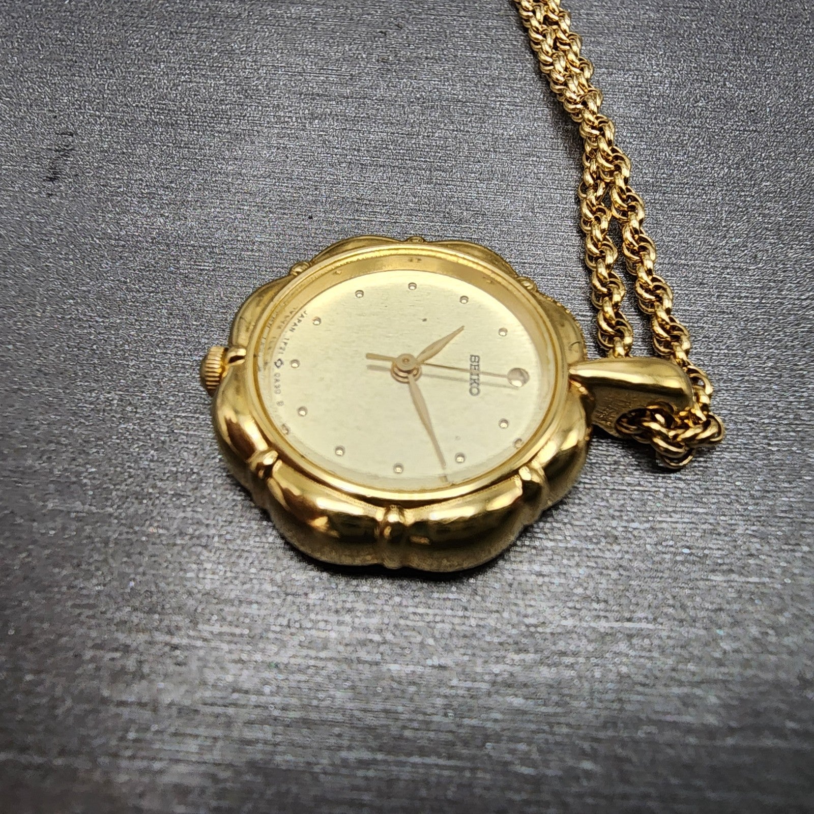 Seiko Necklace Watch Women 21mm Champagne Dial Gold Tone 1f210a10 New Battery2