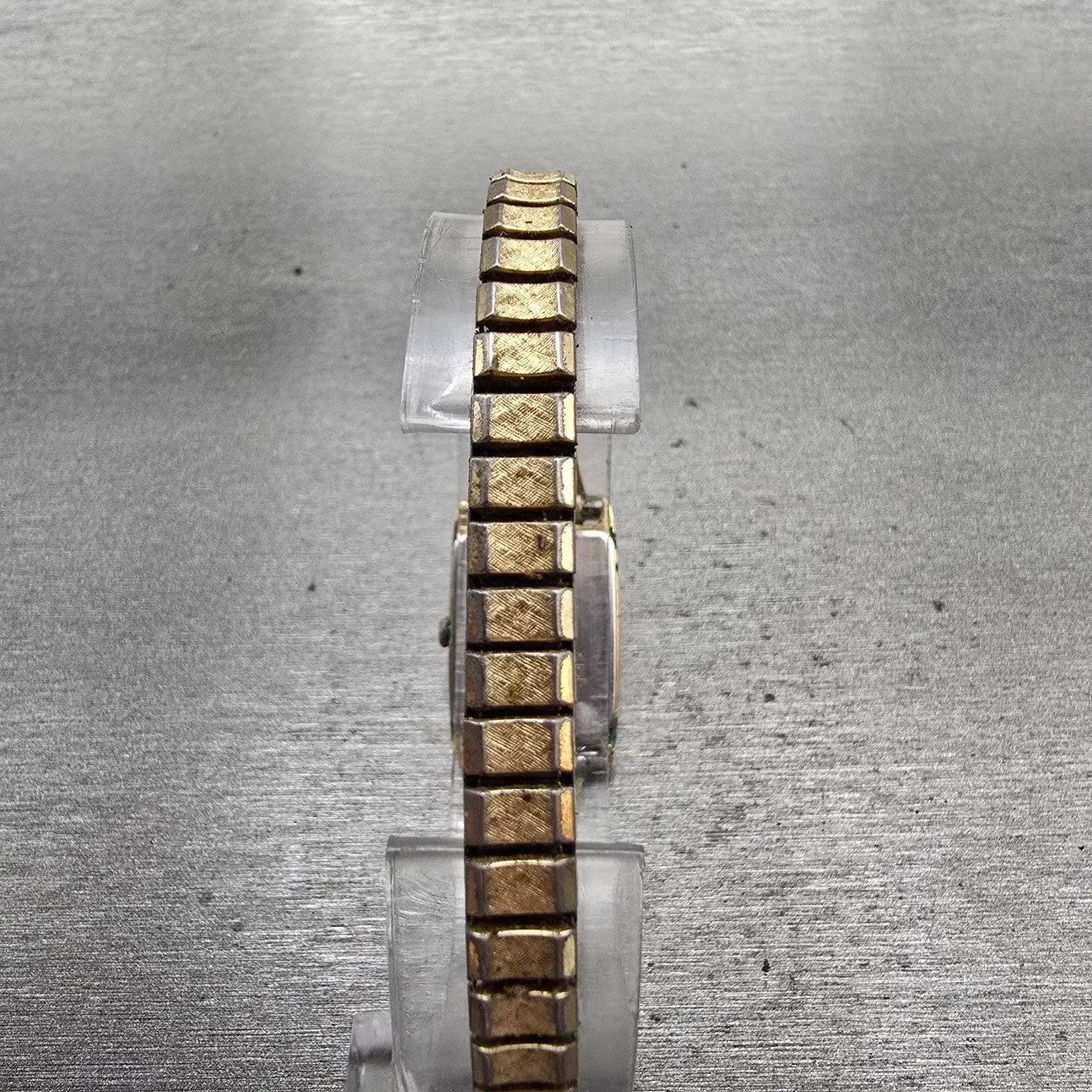 Seiko Tank Watch Women 17mm Silver Dial Gold Tone Rectangle 2C20-5830 New Batter7