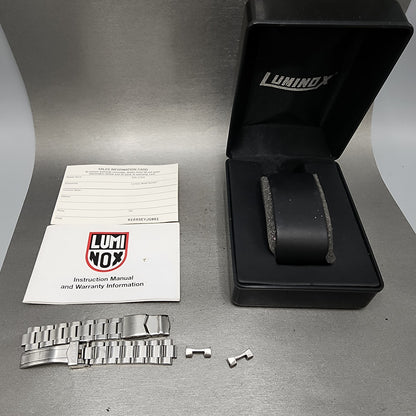 Luminox Dive Watch Women 29mm Black Dial Silver Tone Date Round 1530 New Battery11