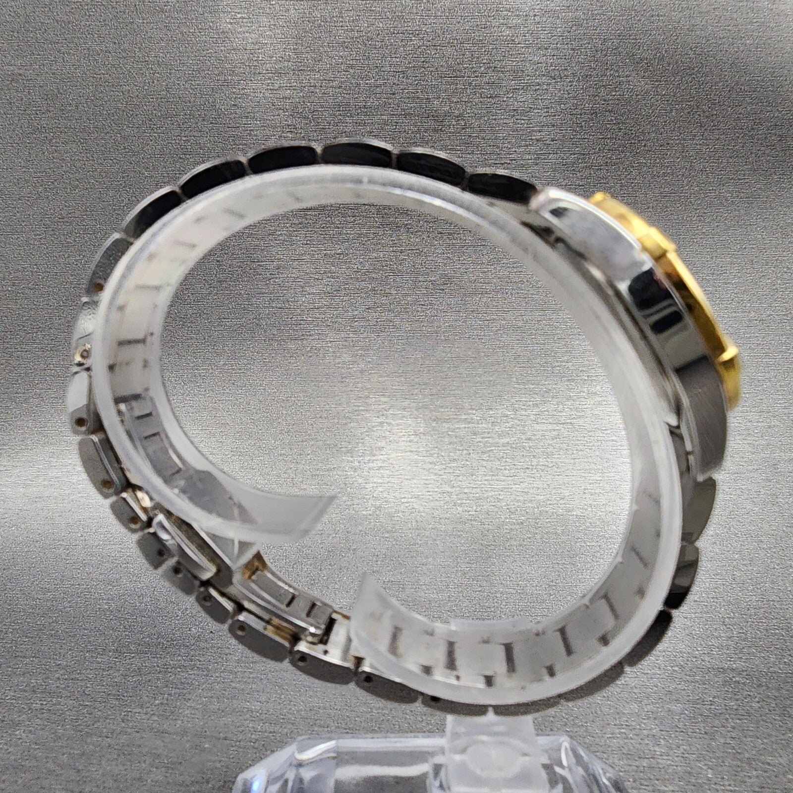 Bulova Crystal Watch Women 28mm MOP Dial Two Tone Round 98R236 New Battery8