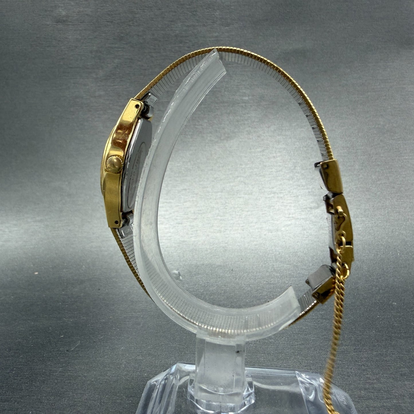 Seiko Watch Women 20mm Champagne Dial Gold Tone Round 8Y21-0020 New Battery GH56