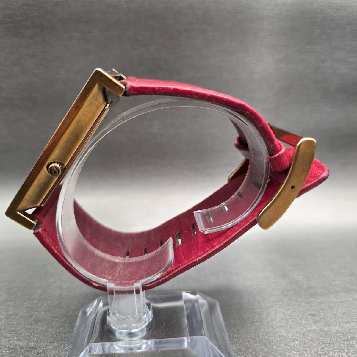 Nixon The Motif Watch Women 38mm Red Dial Gold Tone Rectangle New Battery6