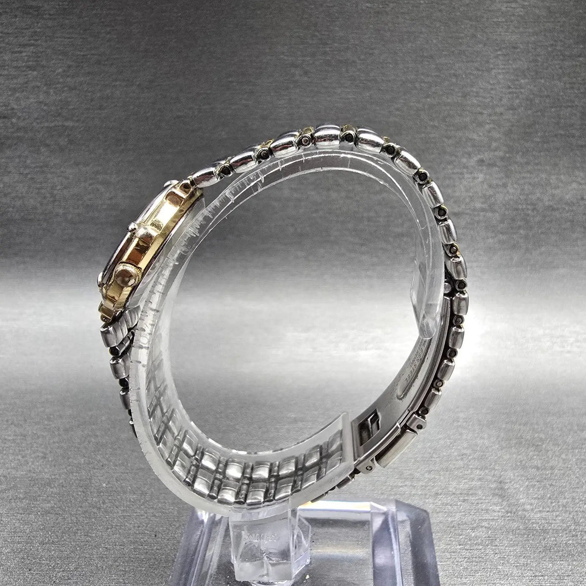 Bulova Watch Women 24mm Silver Dial Two Tone Round 90E11 New Battery6