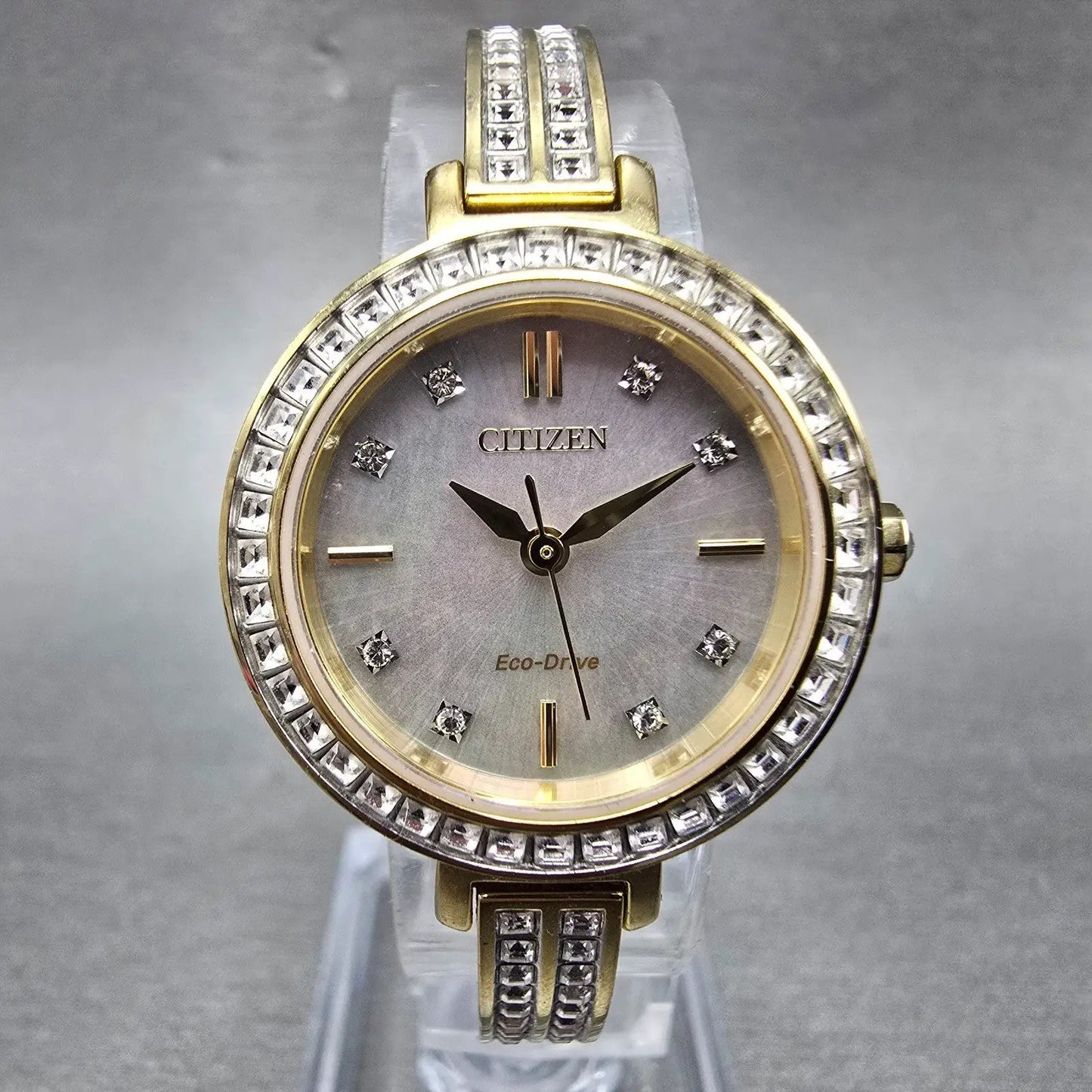 Citizen Eco-Drive Watch Women 25mm MOP Dial Gold Tone Round E031-S122694 Runs NQ0