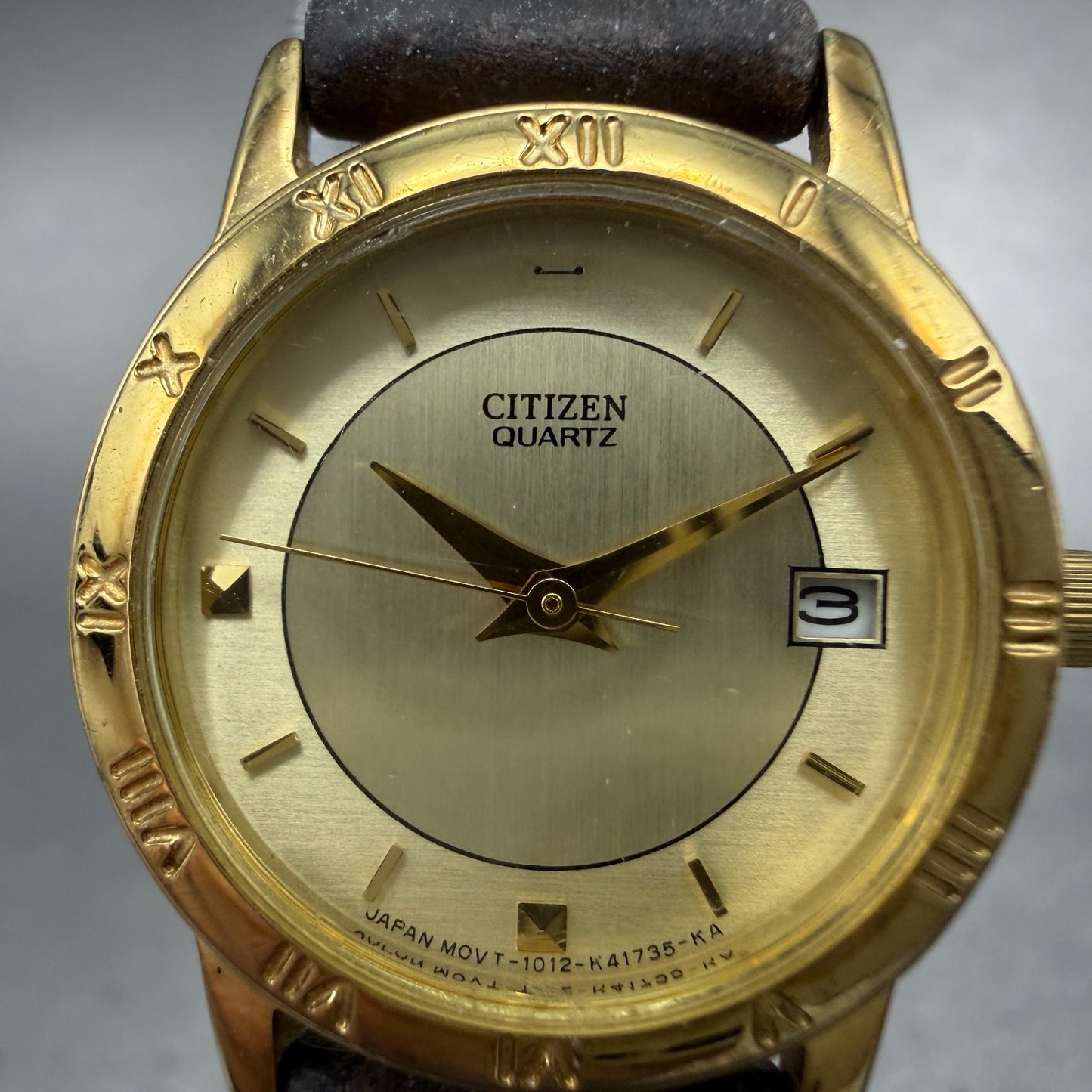 Citizen Watch Women 24mm Champagne Dial Gold Tone Date 1012-K1313 READ!!!!! Runs1