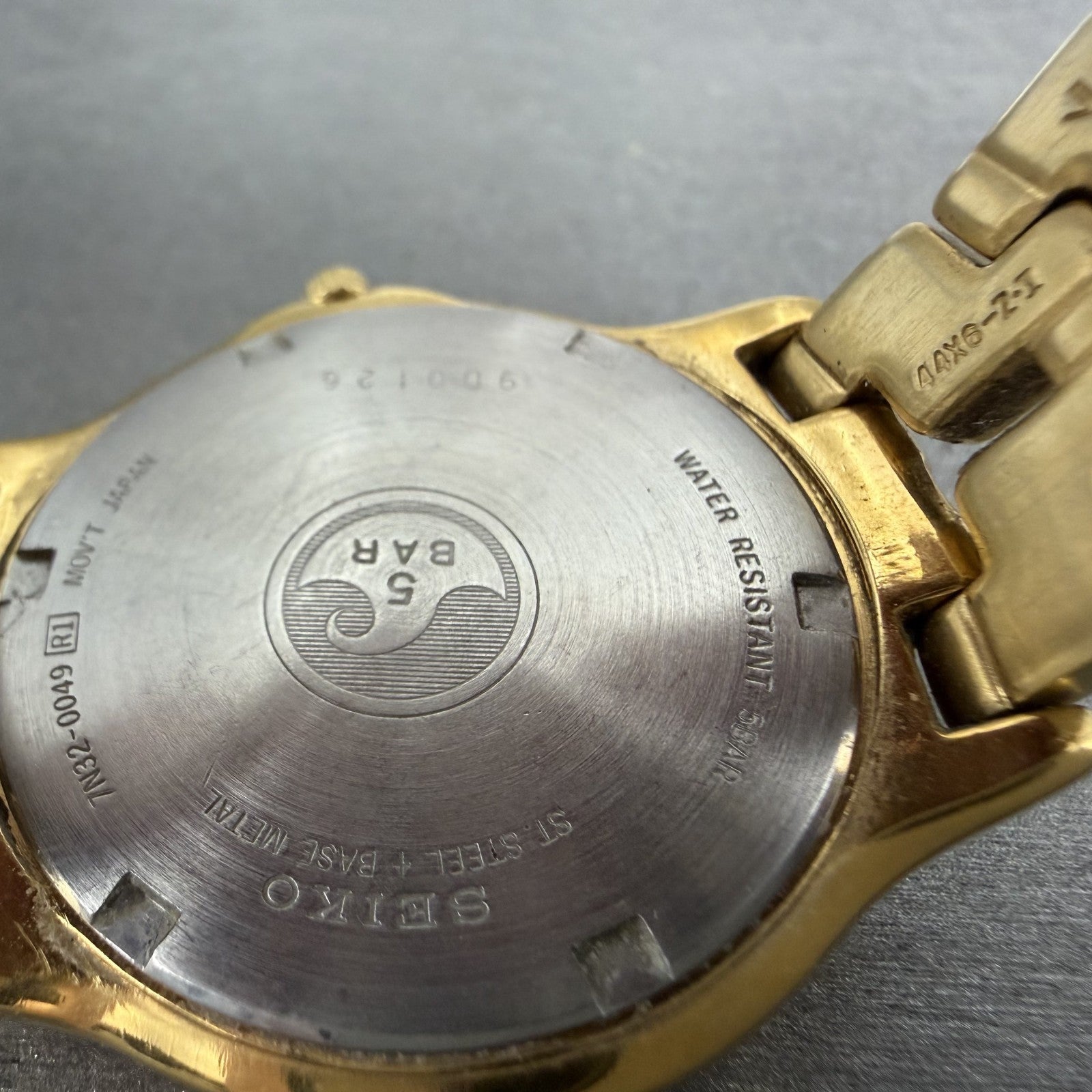 Seiko Watch Men 36mm Champagne Dial Gold Tone Date Round 7N32-0049 New Battery V9