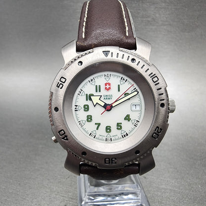 Victorinox Swiss Army Sportline Watch Men 37mm Gray Dial Silver Tone Date NewBat0