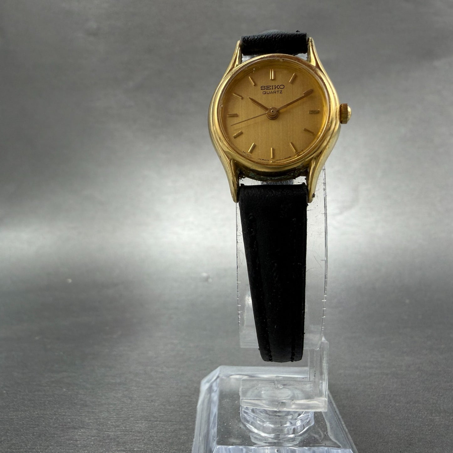 Seiko Watch Women 20mm Gold Dial Gold Tone Round 1N01-0E19 New Battery Vintage 35