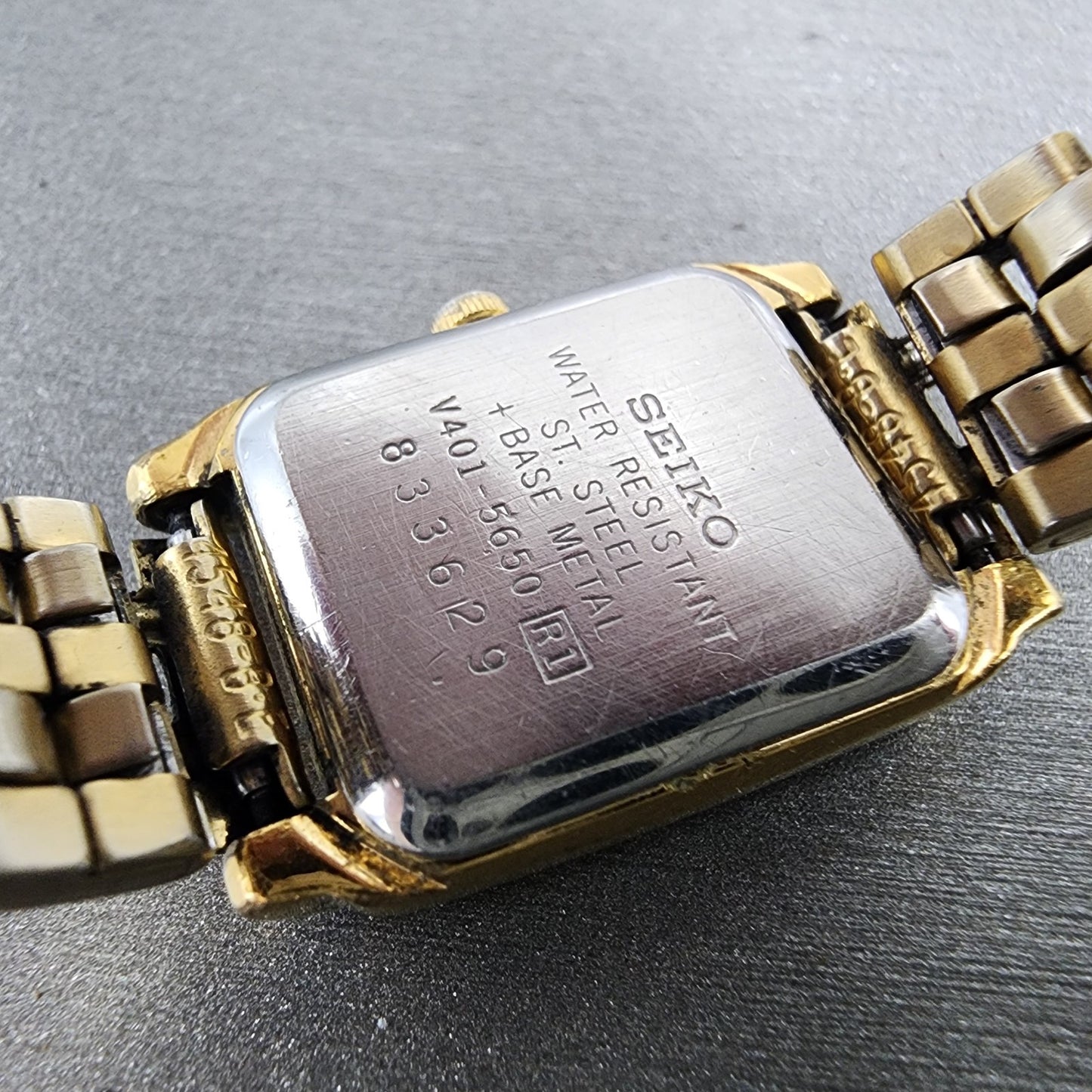 Seiko Tank Watch Women 18mm Champagne Dial Gold Tone V4015650 New Battery9