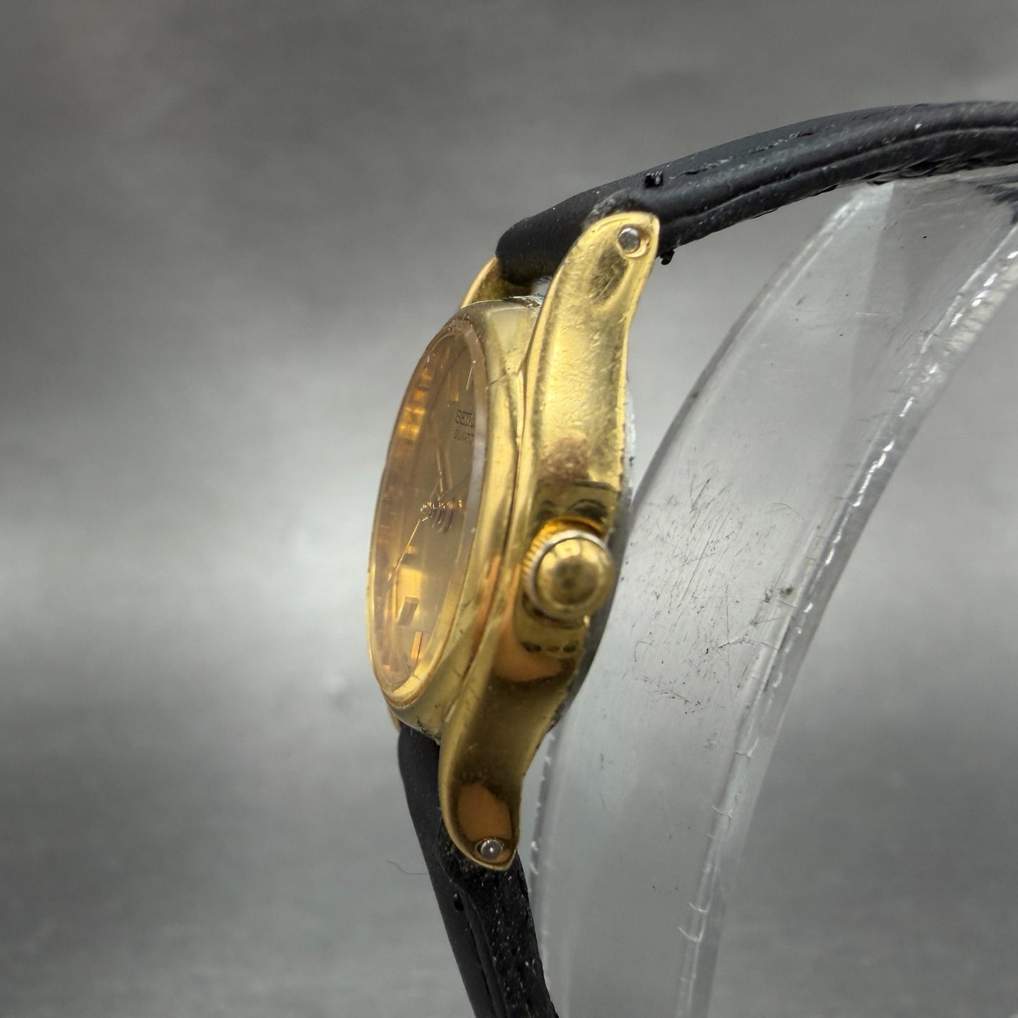 Seiko Watch Women 20mm Gold Dial Gold Tone Round 1N01-0E19 New Battery Vintage 32
