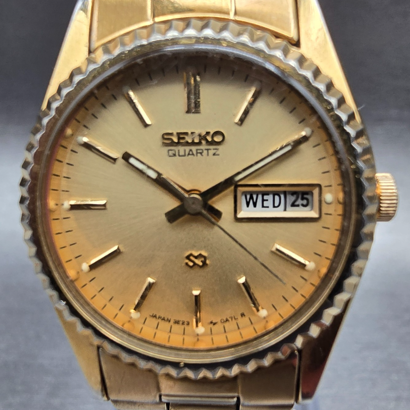 Seiko SQ Watch Women 24mm Gold Dial Gold Tone Daydate Round 3E23-0A60 New Batt1