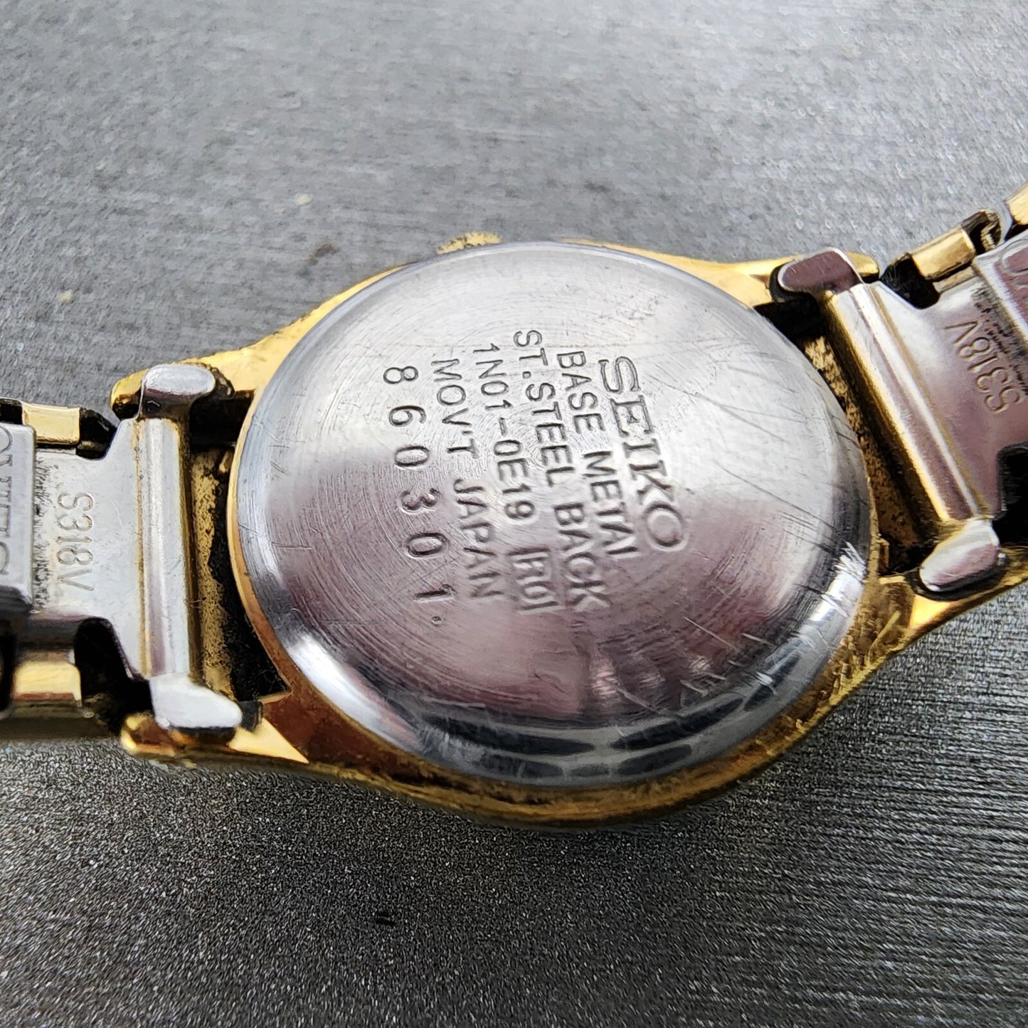 VTG Seiko Watch Women 20mm Gold Dial Gold Tone Round 1N01-0E19 New Battery