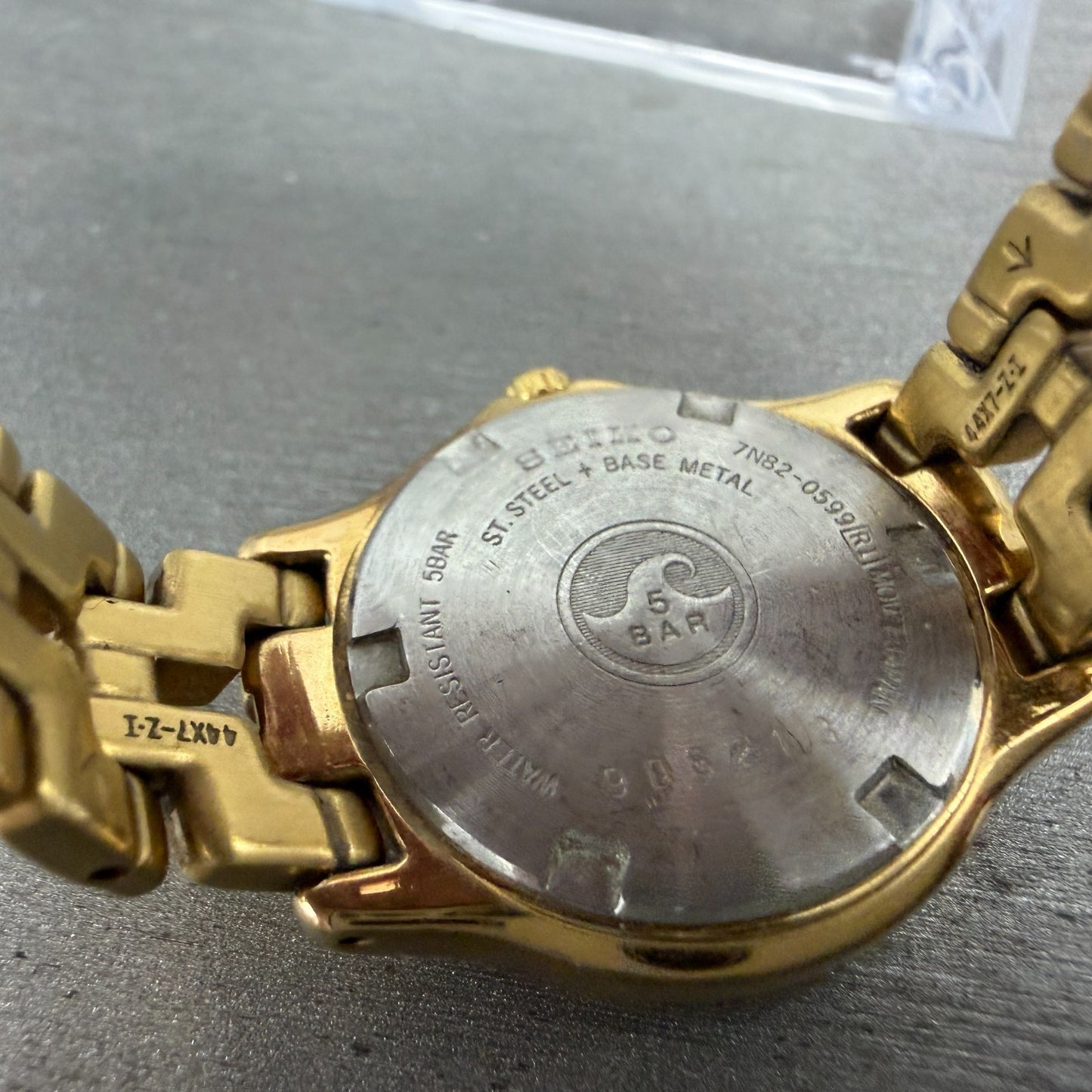 Seiko Watch Women 26mm Champagne Dial Gold Tone Date Round 7n82-0599 New Batt M69