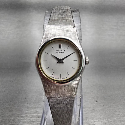 Seiko Watch Women 17mm Silver Dial Silver Tone Round 2P20-0329 New Battery VTG0