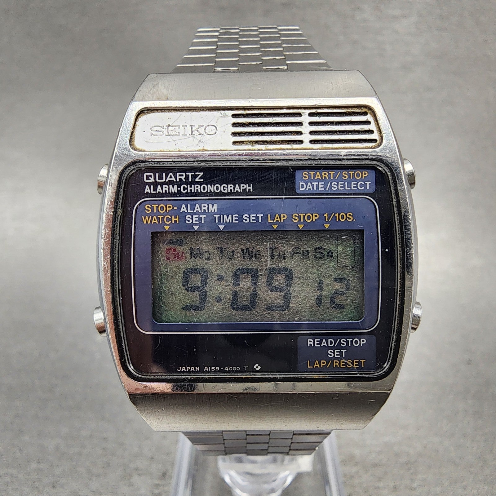 Seiko Digital Watch Men 34mm LCD Silver Tone Alarm Chrono A1594000 READ New Bat0
