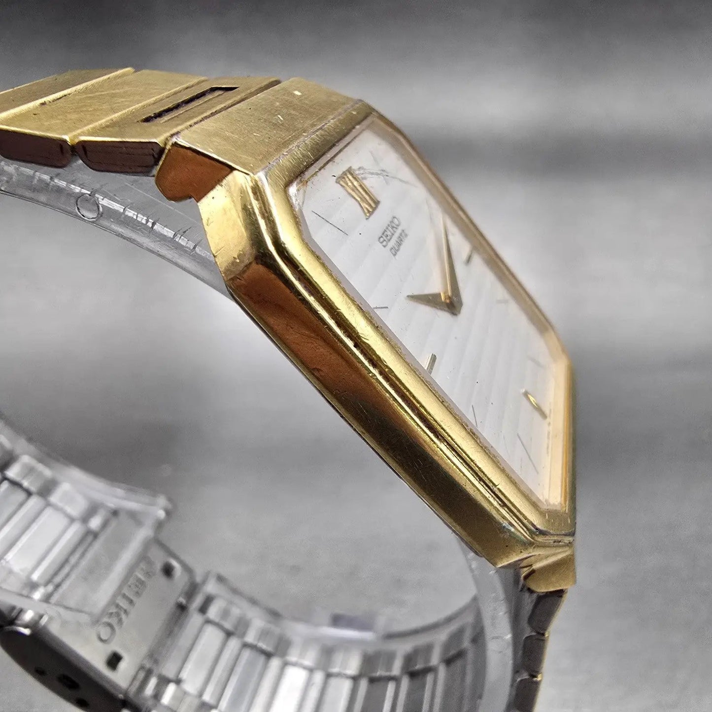 Seiko Watch Men 26mm White Dial Gold Tone Rectangle 5P30-5299 New Battery VTG3