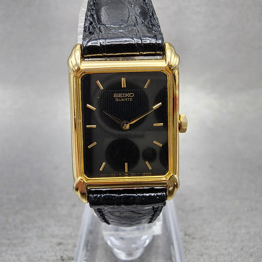 Seiko Tank Watch Women 19mm Black Dial Gold Tone Rectangle 4N005101 New Battery0