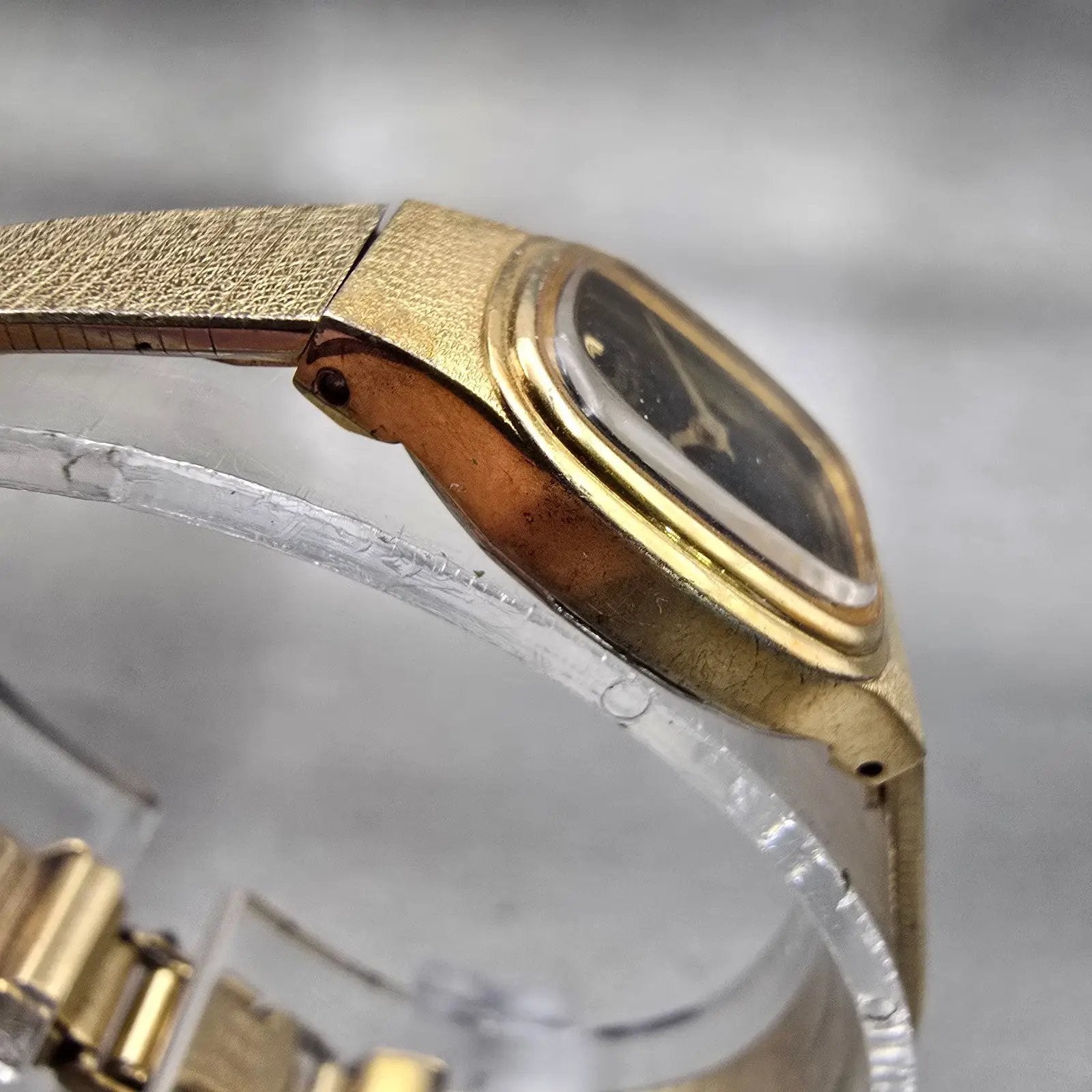 Seiko Watch Women 16mm Black Dial Gold Tone Rectangle 2C20-5770 New Battery VTG3