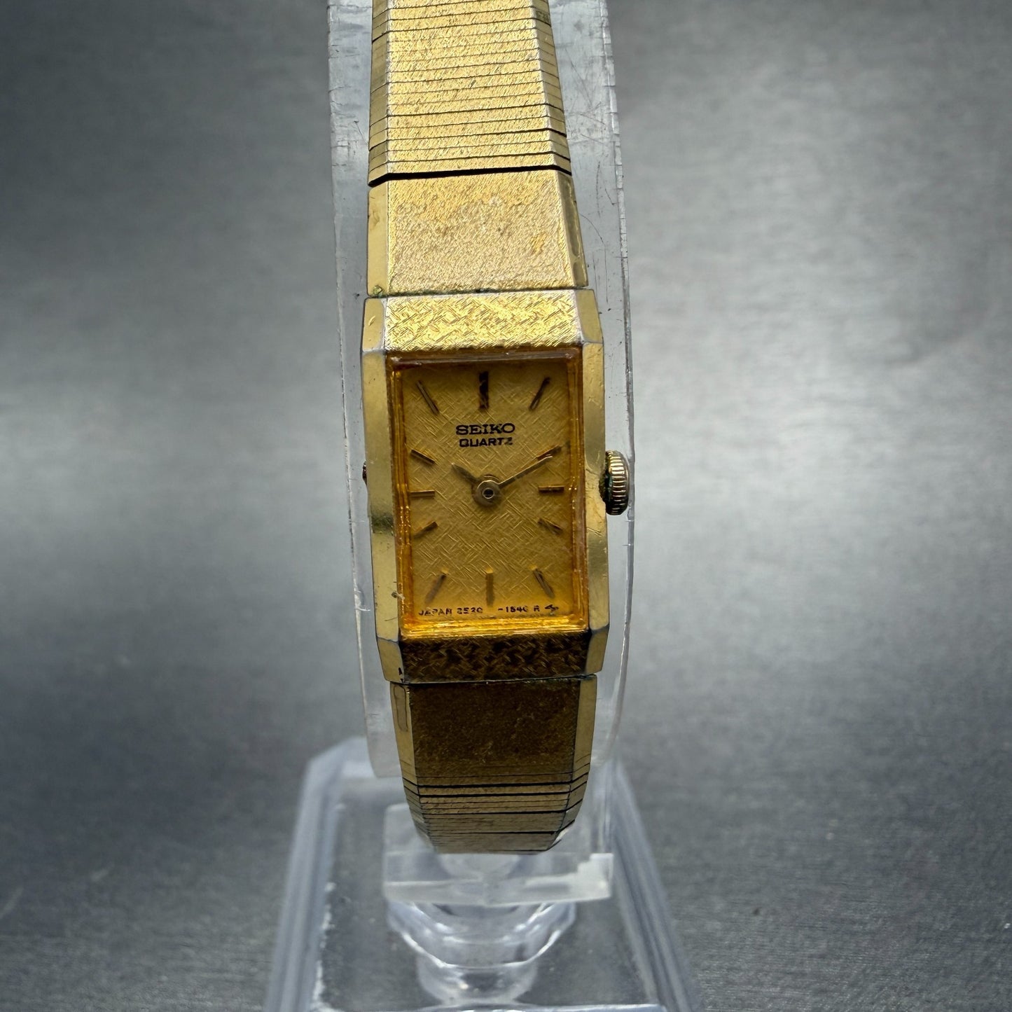 Seiko Tank Watch Women 12mm Champagne Dial Gold Tone 2e20-6259 New Battery 3210