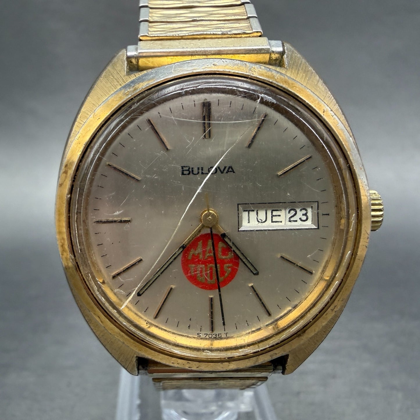 Bulova Automatic Watch Men 36mm Champagne Dial Gold Tone Daydate 57036 PARTS VTG0