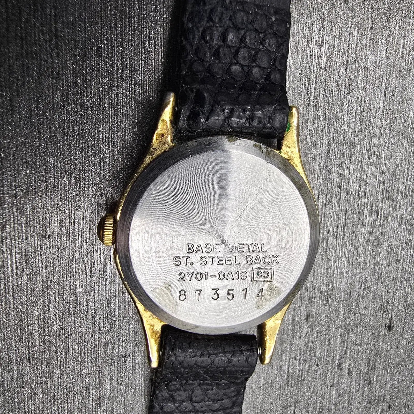 Seiko Watch Women 20mm Ivory Dial Gold Tone Round 2Y01-0A19 New Battery Vintage10