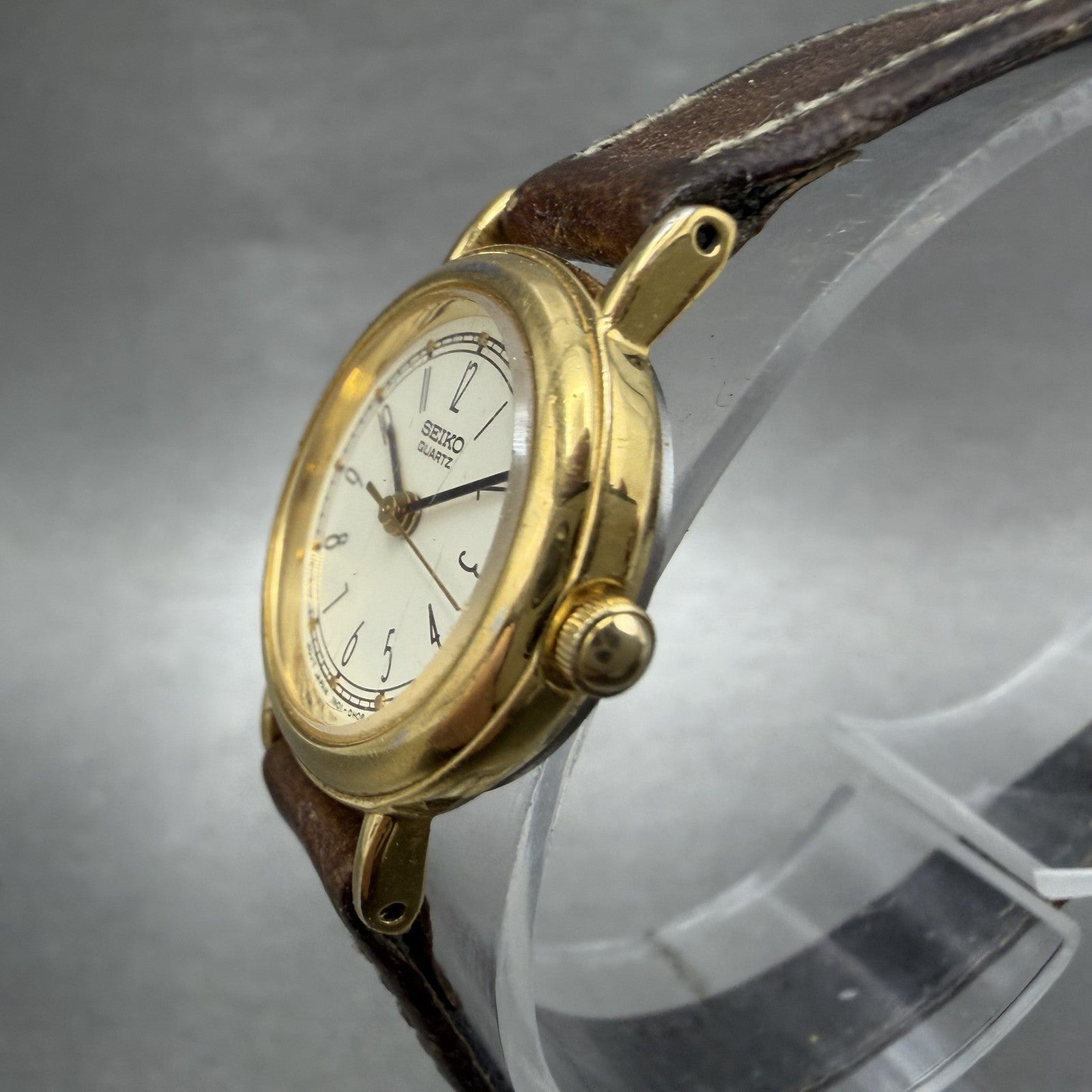 Seiko Watch Women 21mm Cream Dial Gold Tone Round 1N01-0E29 New Battery A2