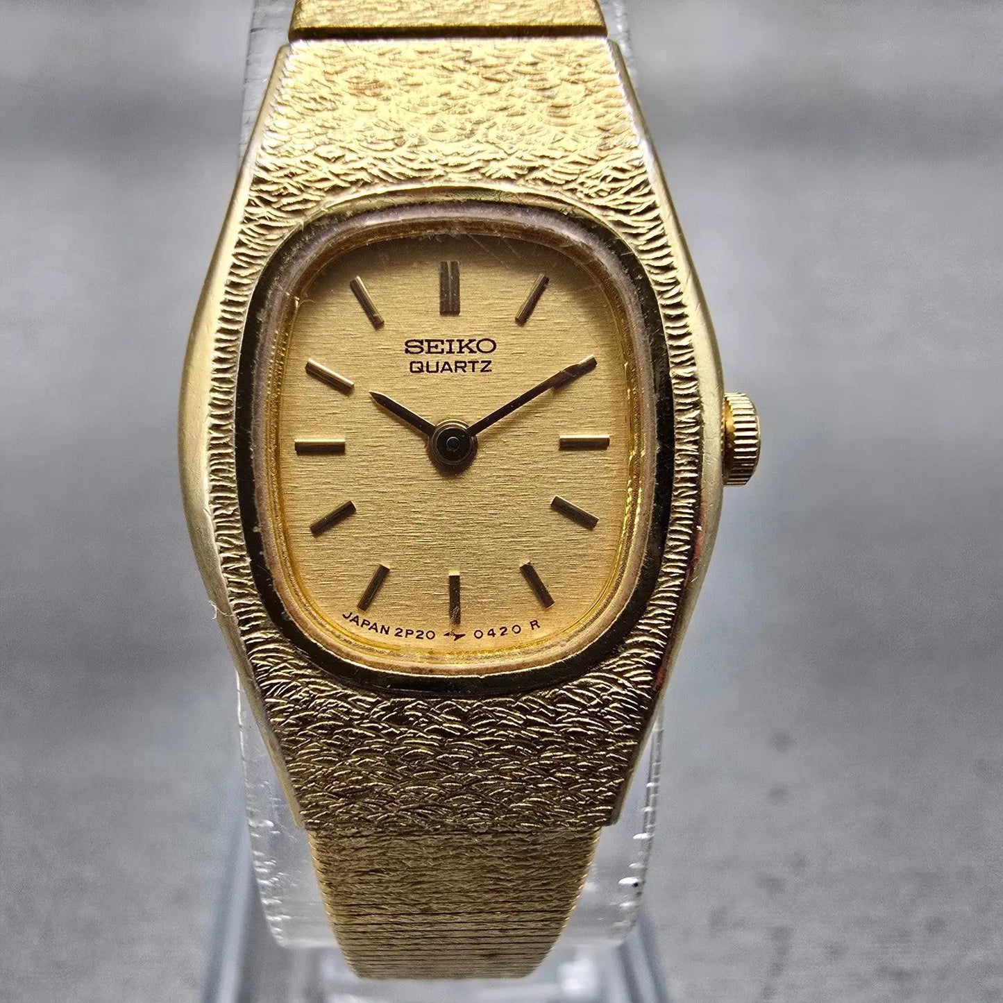 Seiko Watch Women 17mm Gold Dial Gold Tone Oval 2P20-5259 New Battery Vintage1
