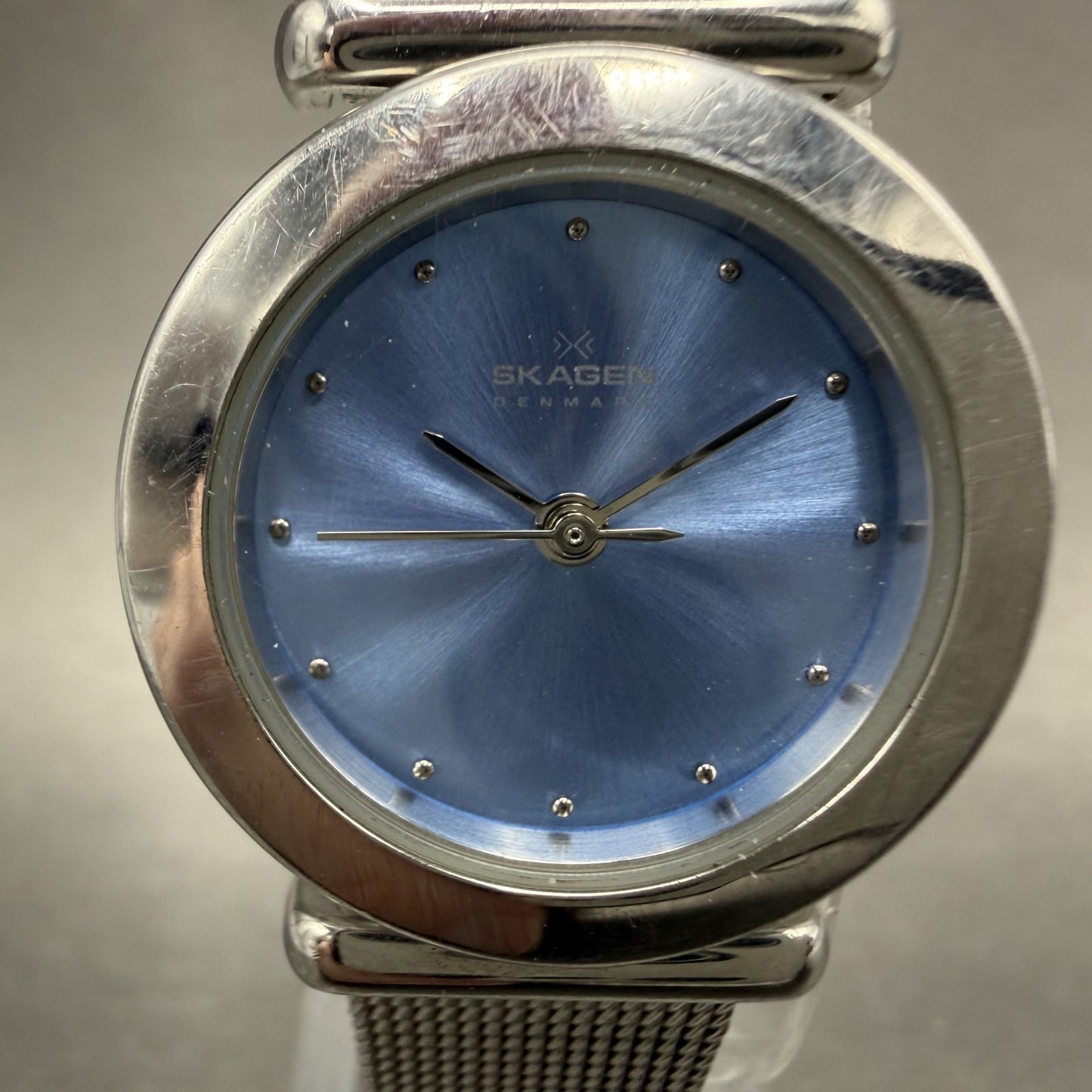 Skagen Watch Women 25mm Blue Dial Silver Tone Round Mesh Band 107SSSI New Batt1