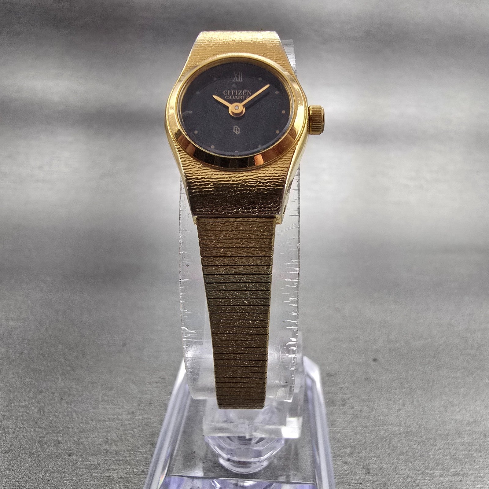Citizen CQ Watch Women 17mm Black Dial Gold Tone Oval 3220-890779 New Battery5