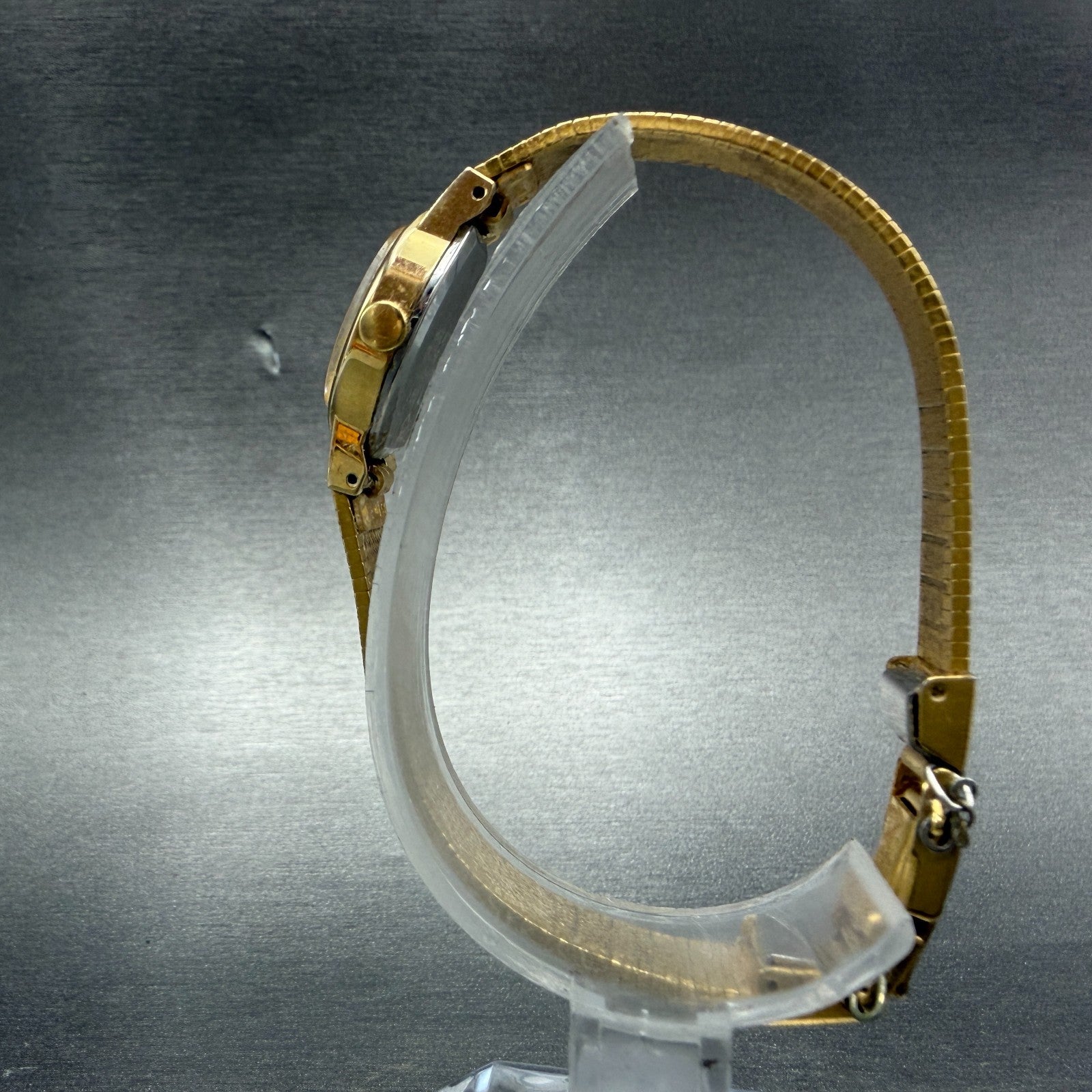 Seiko Watch Women 17mm Gold Dial Gold Tone Oval Vintage 1400-8339 New Battery6