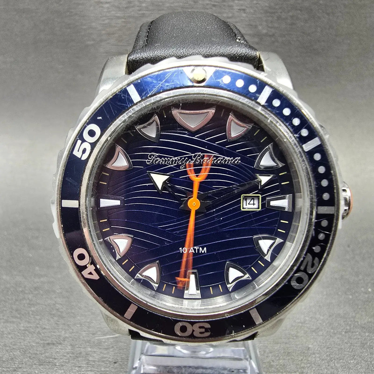 Tommy Bahama Dive Watch Men 43mm Blue Dial Steel Date Round TB00101-01 New Batt0