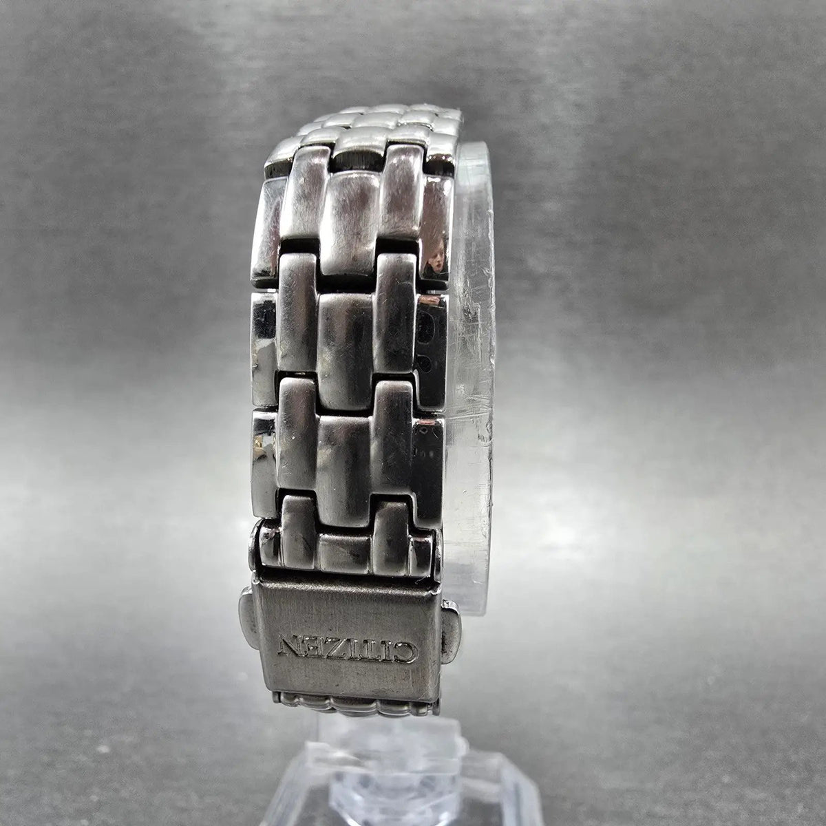 Citizen Eco-Drive Watch Women 25mm Gray Dial Silver Date E011-S049601 Runs JP27
