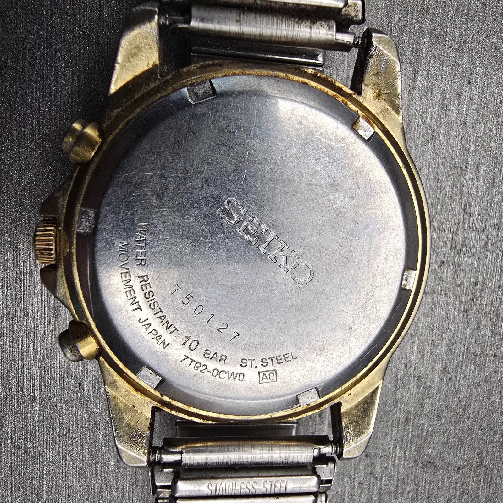 Seiko Chronograph Watch Men 38mm Black Dial Gold Tone Date 7T92-0CW0 New Battery10