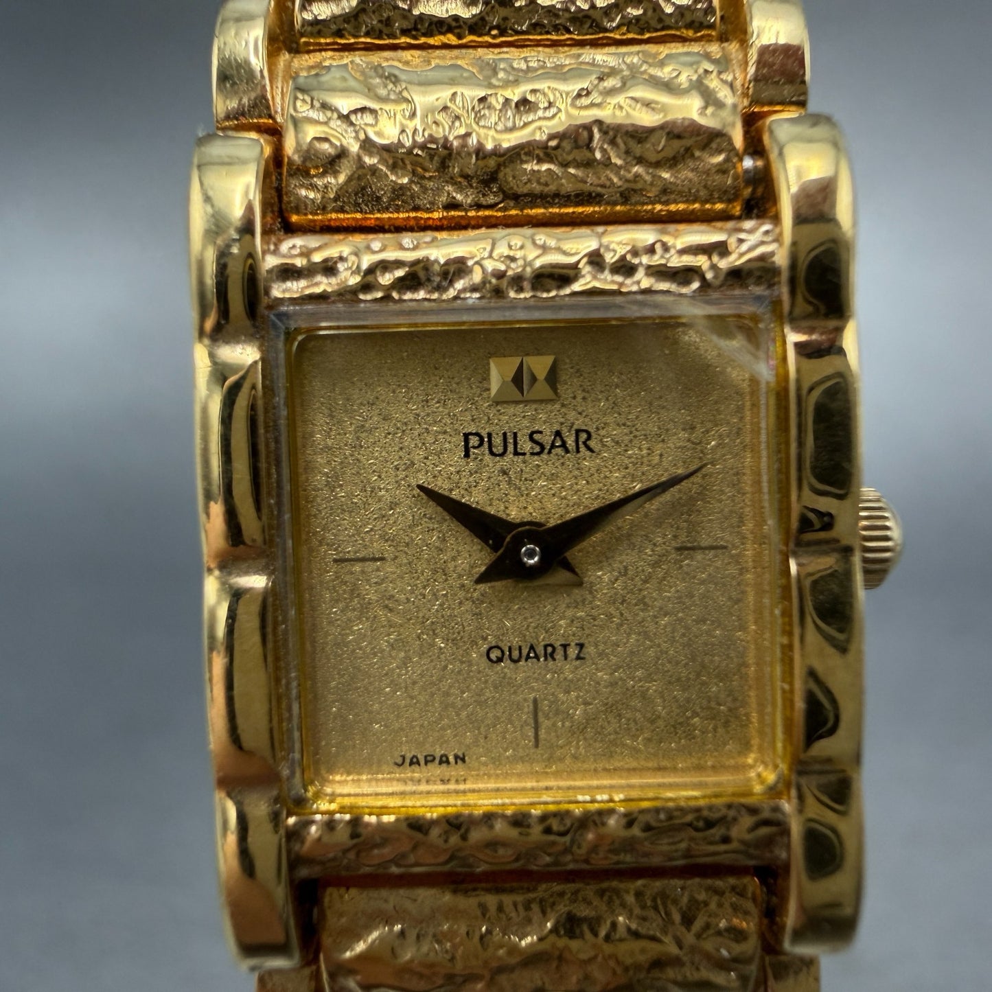 Pulsar Watch Women 15mm Gold Dial Gold Nugget Rectangle Y520-5010 New Batt NOS1