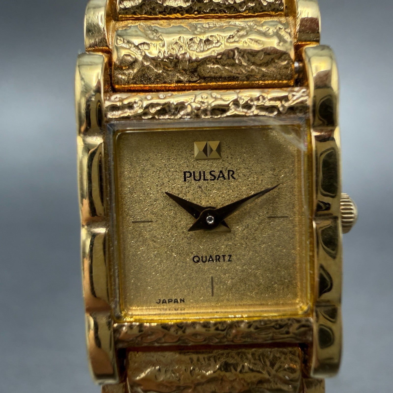 Pulsar Watch Women 15mm Gold Dial Gold Nugget Rectangle Y520-5010 New Batt NOS1