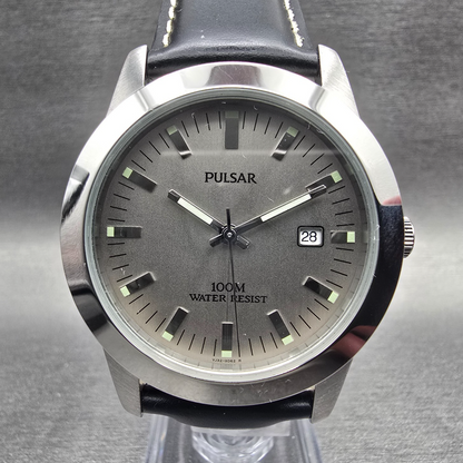 Seiko Pulsar Watch Men 39mm Silver Dial Silver Tone Date VJ32-X044 New Battery0